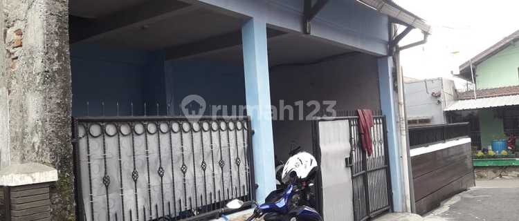 Quick Sale! Strategic Boarding House in Sarijadi, Close to Campus 1