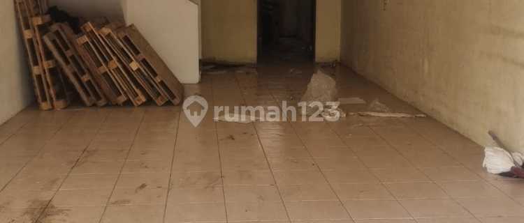 Profitable Shophouse in Taman Holis Indah Bandung 1