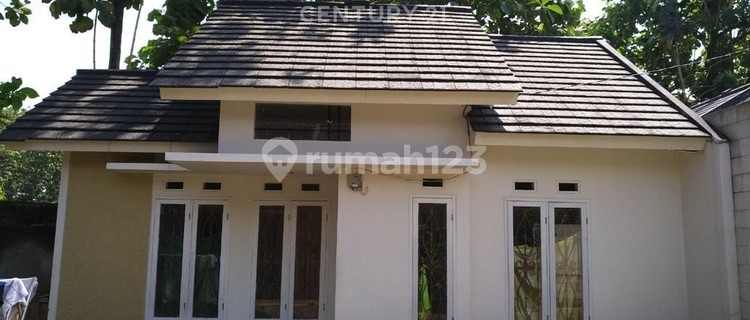 House in a Cluster Near the Train Station Dm17057 1