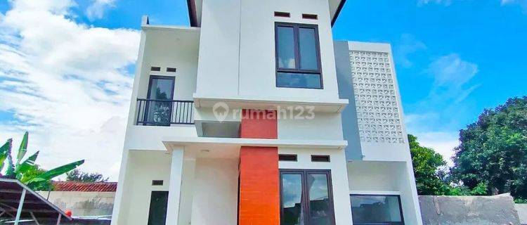 Rumah 2 lantai ekslusive di Jatiasih DP 15 Juta All-in  1