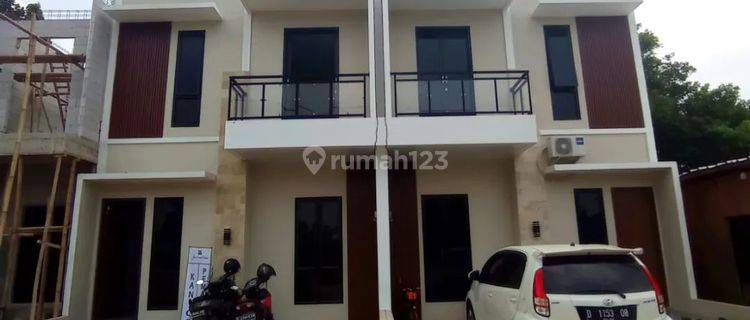 Rumah dijual murah dekat perumahan the Address Cibubur  1