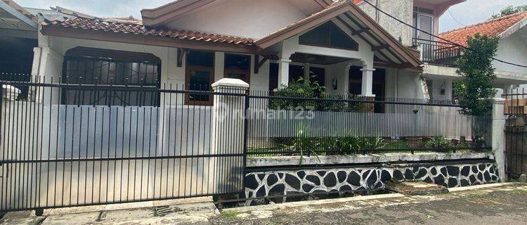 Rumah Terawat Siap Huni Lokasi Terbaik di Turangga Bandung 1