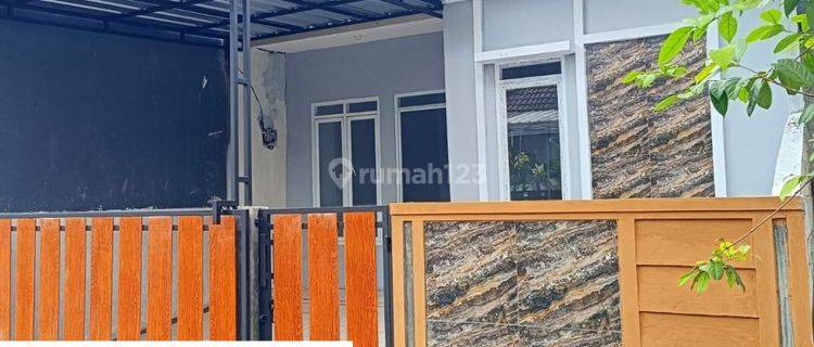 Rumah Dengan Tema Klasik Yang Elegan 2770en 1