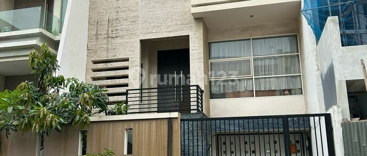 Pik, Luas 200, Hadap Utara 1