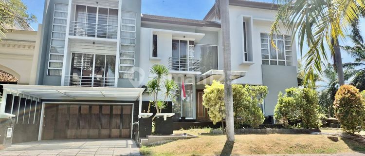 Fully Furnished 2 Lantai Rumah Pakuwon Indah di Surabaya 1