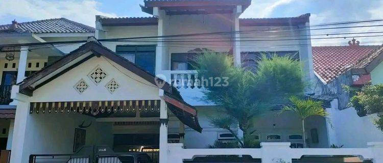 Dijual Rumah Murah Strategis dua Lantai Bangunan kokoh 1