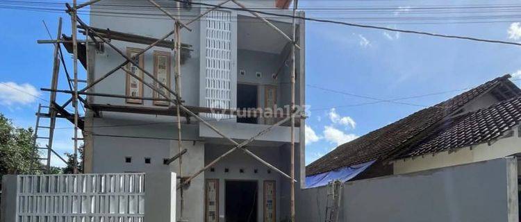 Dijual Rumah Dua Lantai Proses Finishing Sampai Siap Huni Di Maguwoharjo Sleman 1