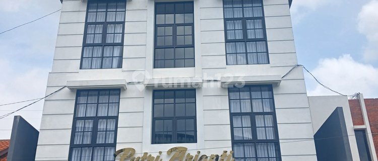 Boarding House for Female Students Near Undip Campus, Semarang 1