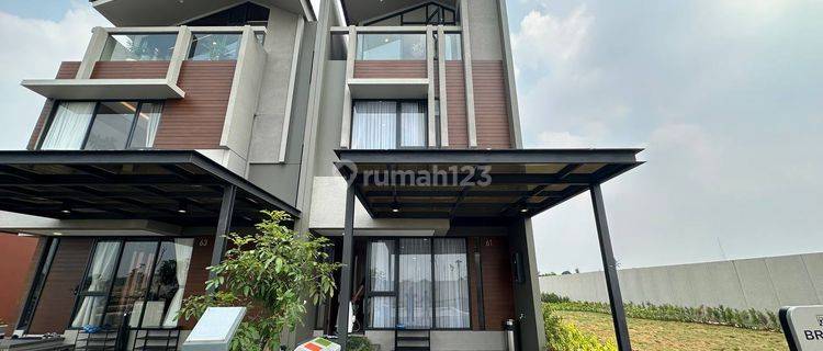 Rumah 3 Lantai Estetik di Summarecon 1