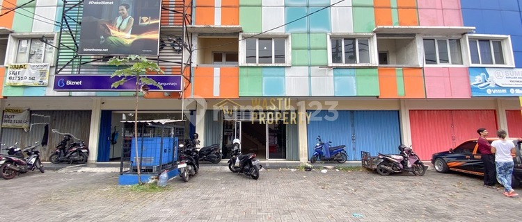 AFFORDABLE READY-TO-OCCUPY 2-STORY RUKO STRATEGICALLY LOCATED ON JL PARANGTRITIS 1