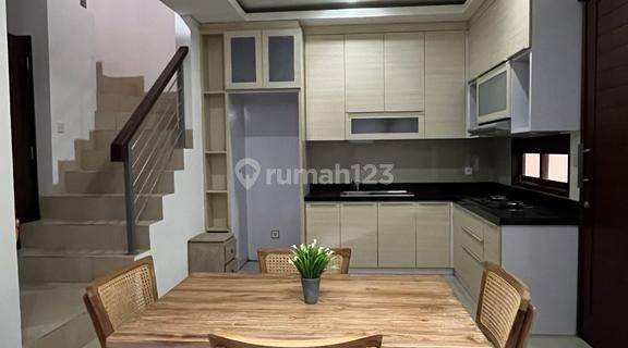 Rumah Minimalis Modern 4 Kamar Furnished Di Hayam Wuruk 1