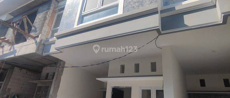 Dijual Rumah Baru Gress Ploso Timur Lebar 7m² Harga 1 M An 1