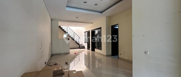 Rare Strategic Minimalist House In The Singgasana Area of Bandung City 1