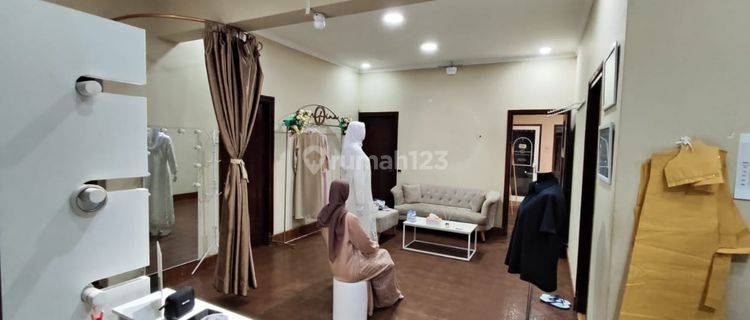 Rumah Klasik Strategis Ex butik dan Cafe Sayap Cipaganti 1