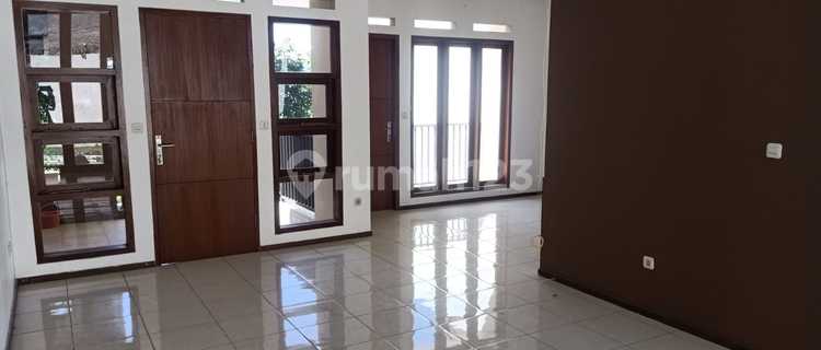 comfortable modern house in setiabudi regency 1