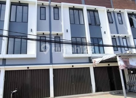 Affordable 3-Story Strategic Shop House, Busy Area in Cimanggis Depok 1