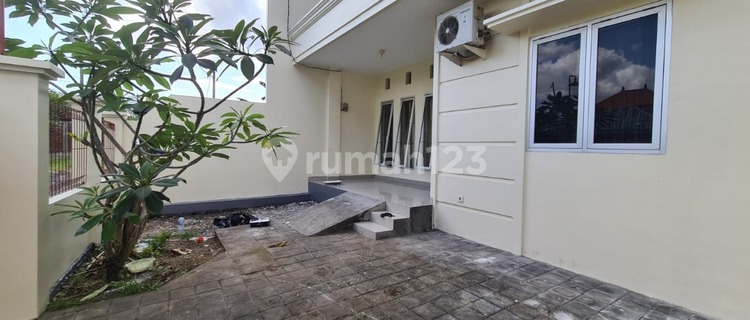 A strategically located residential house in Kerobokan near Canggu, Bali. 1