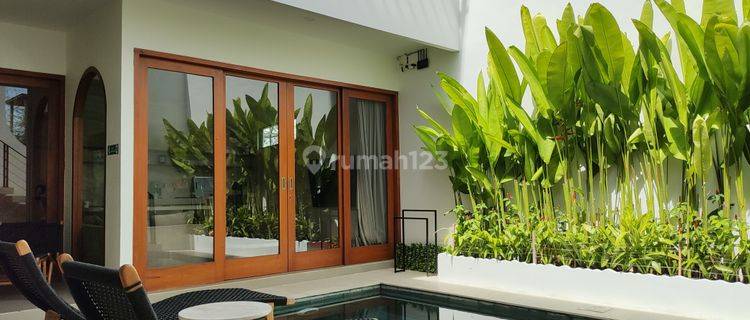 Modern 3 BR Villa With A Rooftop In Pererenan Canggu Bali 1