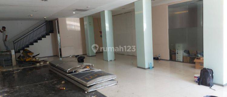 Kantor 425m Bagus 2 Lantai Soekarno Hatta 1