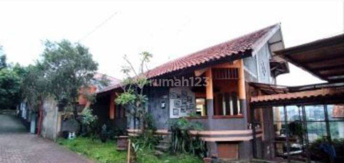 Rumah 3 Lantai Cigadung Model Villa Dan Udara Sejuk 1