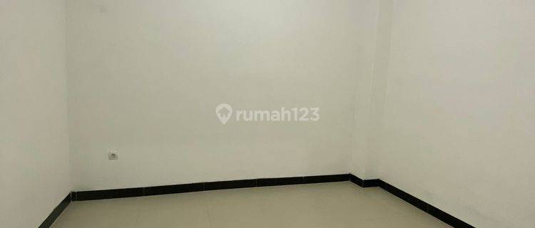 Ruko Di Jl. Tamim, Unfurnished 56m² Siap Huni 1