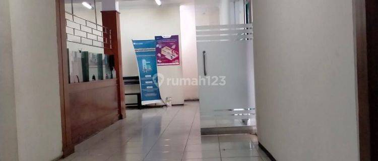 Kantor Kondisi Bagus Kontrakan 150 m² Mainroad Otista  1