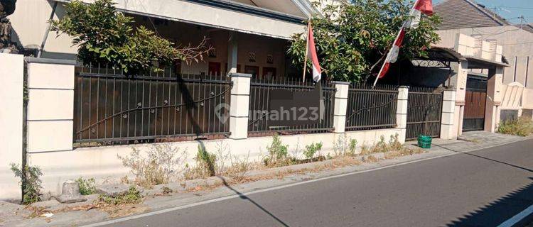 Rumah  Bagus Dekat Manahan 1