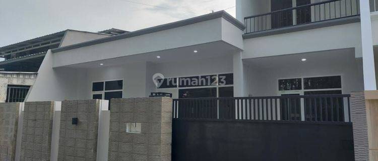 Rumah 2 Lantai Baru SHM semarang utara di Plombokan 1