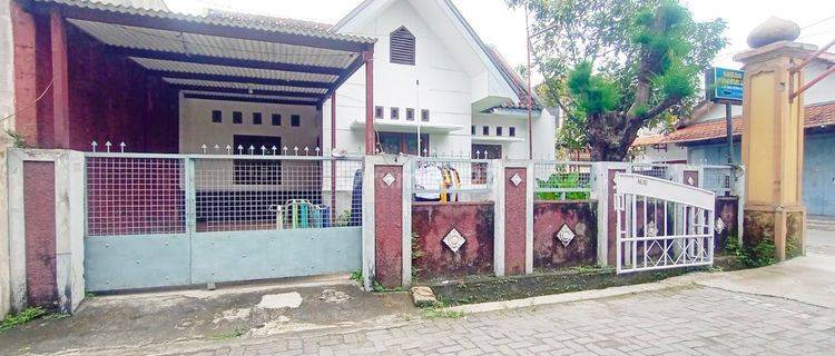 Dijual Rumah luas dekat luwes Gentan SHM hook 1