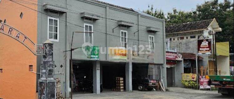 Shop House in Colomadu Container Access on Main Road Near Toll Exit and Airport 1