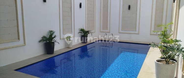 Luxury Fully Furnished House With Pool In Sumber, Banjarsari, Solo City 1