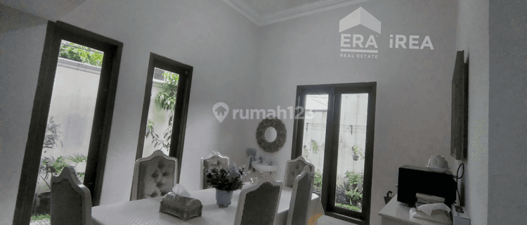 Dijual Rumah Mewah 2 Lantai full Granit  di Joyosuran 1