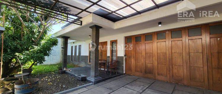 Rumah Manahan Bagus Lebar Luas Siap Huni 1