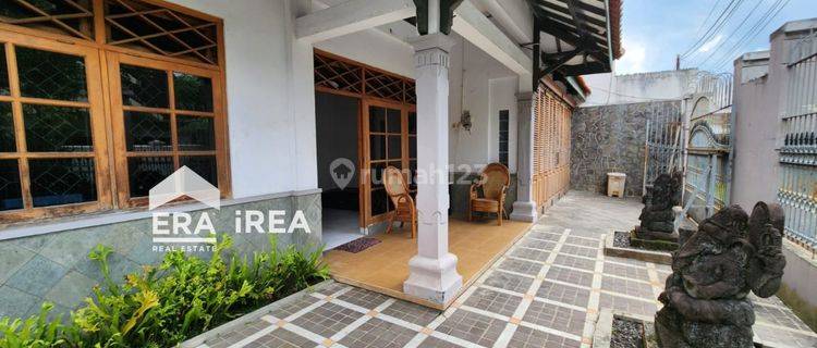 Dijual rumah etnik Solo Baru 1