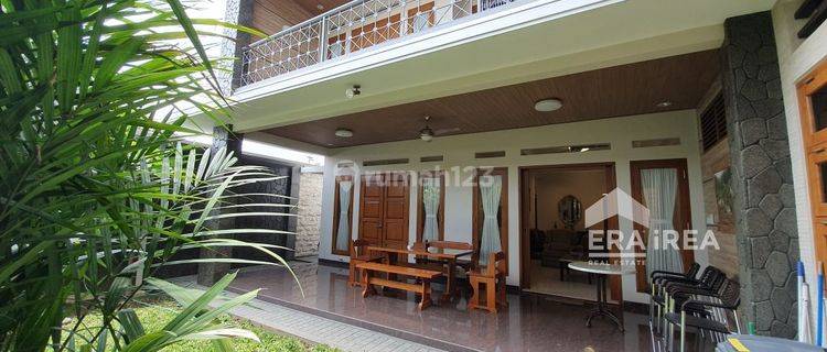 Dijual rumah Mewah dekat Sriwedari Solo Fullfurnished 1