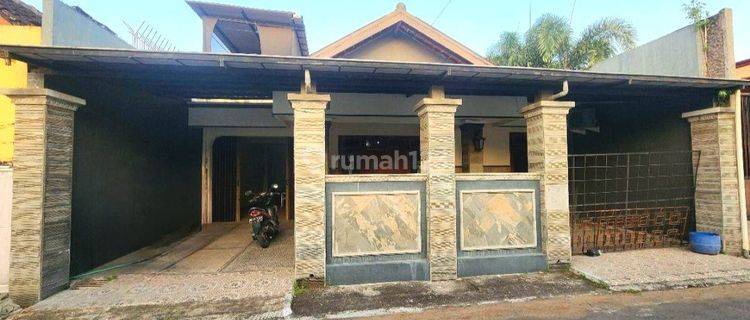 Rumah Bagus Luas di Dekat Superindo Kartasura 1