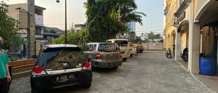 Jual Ruko Sentra Bisnis 4 Lantai Termasuk Basement Parkiran di Tanjung Duren 1