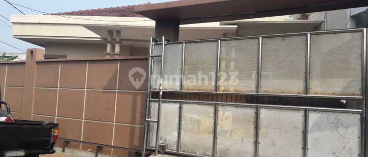 Jual Cepat Harga Nego Rumah Taman Kota Posisi Hook Dekat Stasiun Taman Kota  1