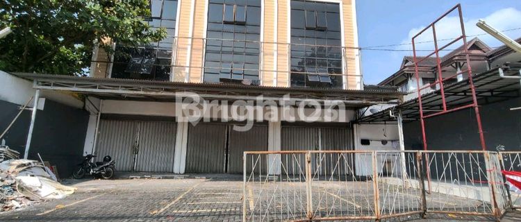 Strategic 3-Story Ready-to-Use Shop House in Pamularsih, West Semarang 1