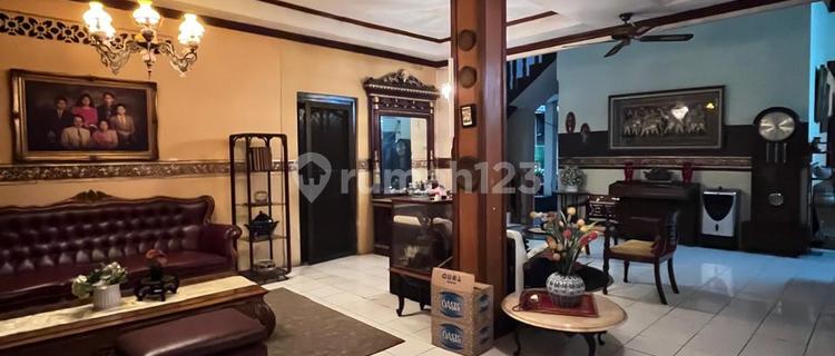 Turun harga Disewakan rumah dekat Senopati cocok untuk restoran atau usaha lainnya 1