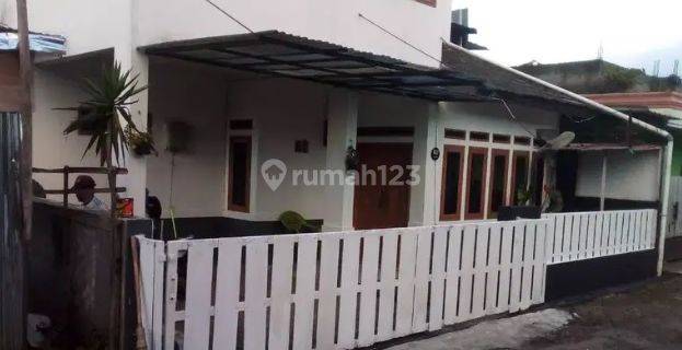 Rumah di Lembang Bandung 2 Lantai Semi Furnish dekat SESPIN POLRI 1