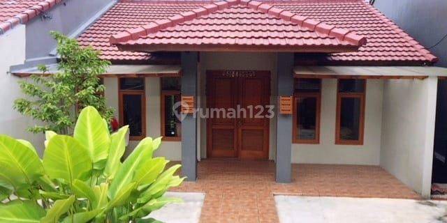 Rumah Full Furnish di Dago Bandung Dekat Kampus ITB Bangunan 3 Lantai Terawat 1