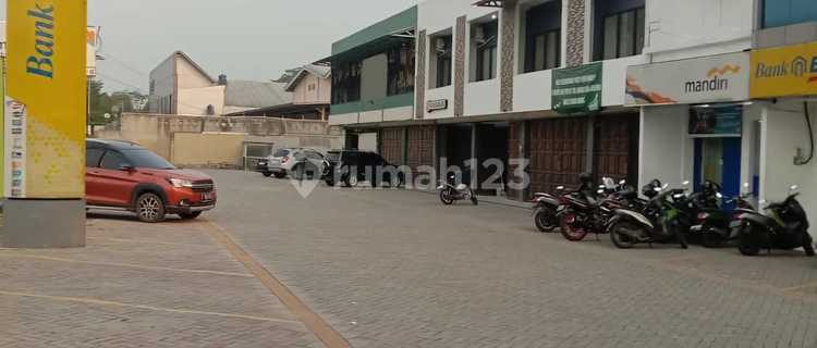 For Rent: Strategic Commercial Shop House on Main Highway Kemang 1