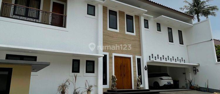 Rumah Terawat Siap Huni Furnished di Kemang, Akses Jalan Besar dan Bebas Banjir , Jakarta Selatan 1
