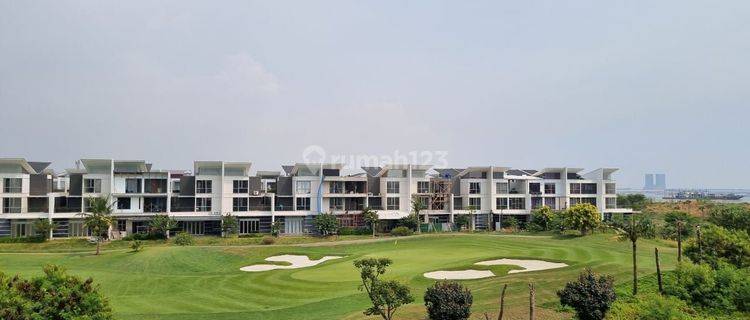 HADAP VIEW GOLF LANGSUNG! Rumah di Golf Island PIK + Private lift 1