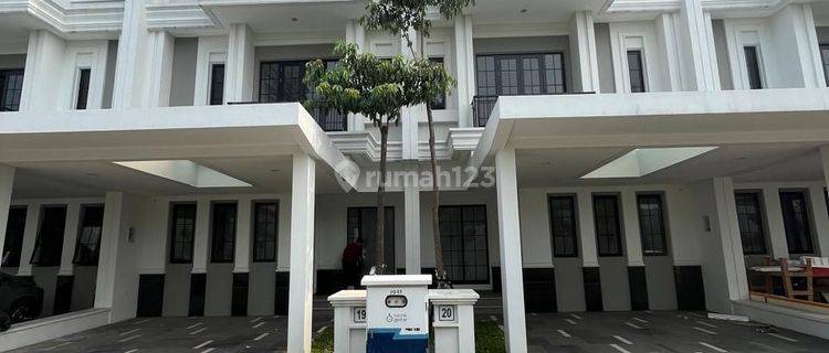 Rumah Dijual di Sutera Winona 3 Lantai Bagus Semi Furnish 1