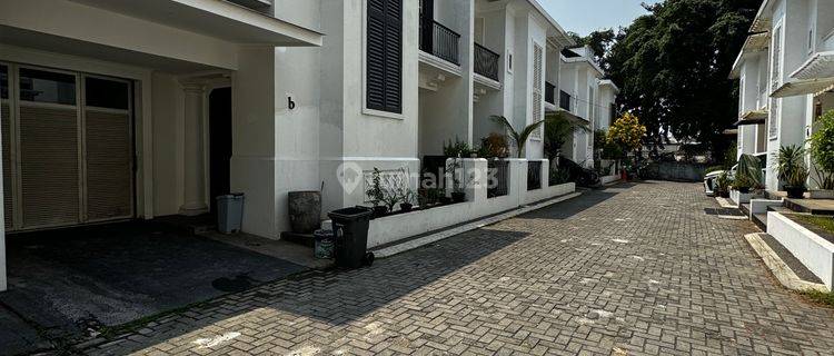 Disewakan Rumah Mewah Private Pool di Lokasi Prime Kemang Jaksel 1