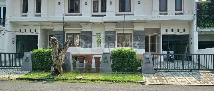Rumah Mewah Harga Menarik di Pondok Indah 1