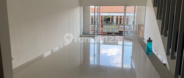 For Rent: READY-TO-OCCUPY SHOPHOUSE, 3 Floors, Near Alun Alun Cimahi 1