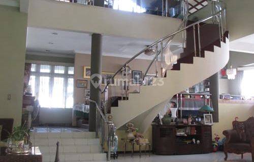 Disewakan Rumah  2 lantai  ex Resto and cafe Dago Mainroad 1